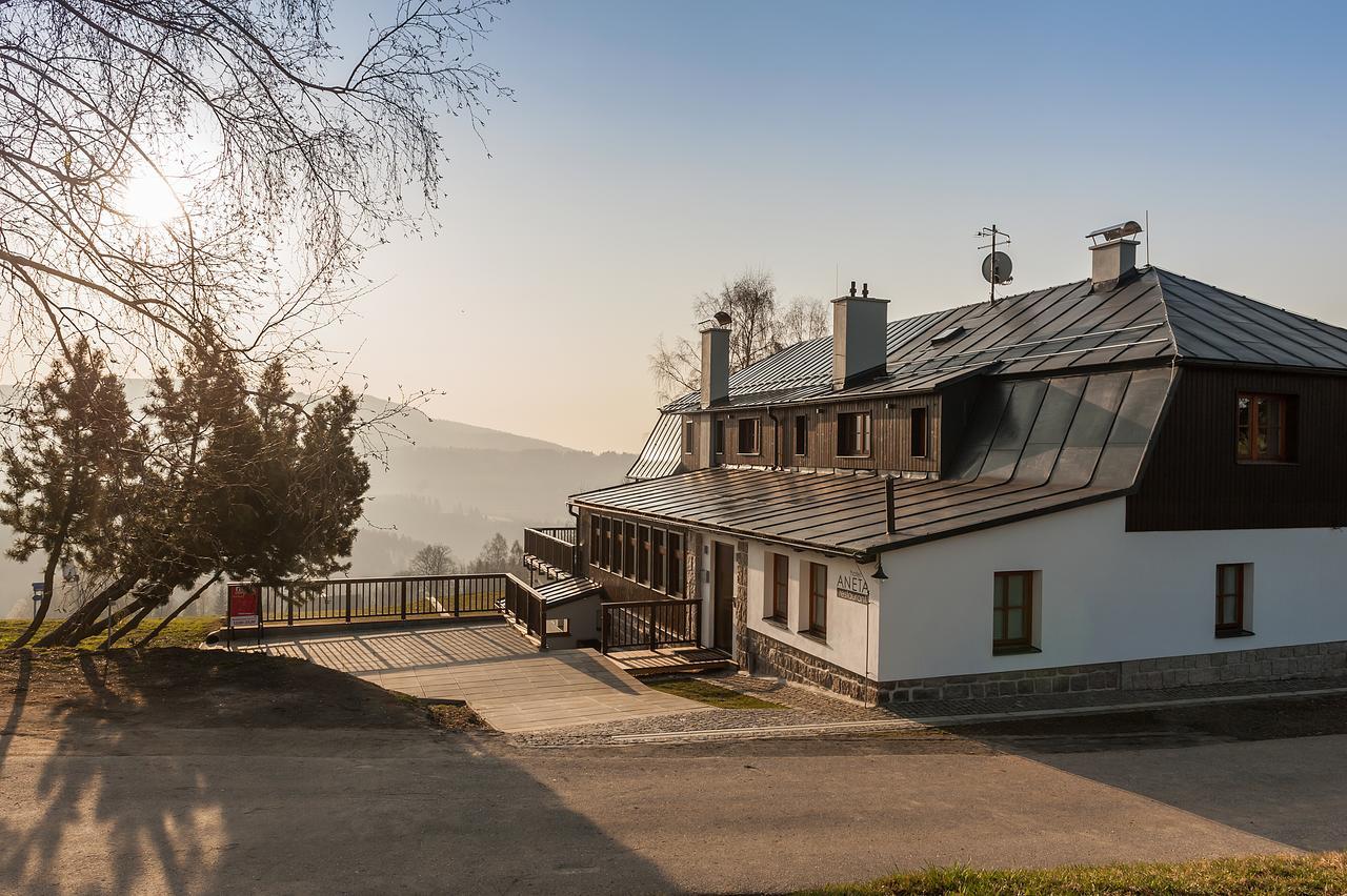 Aneta Hotel & Restaurant Vitkovice Luaran gambar